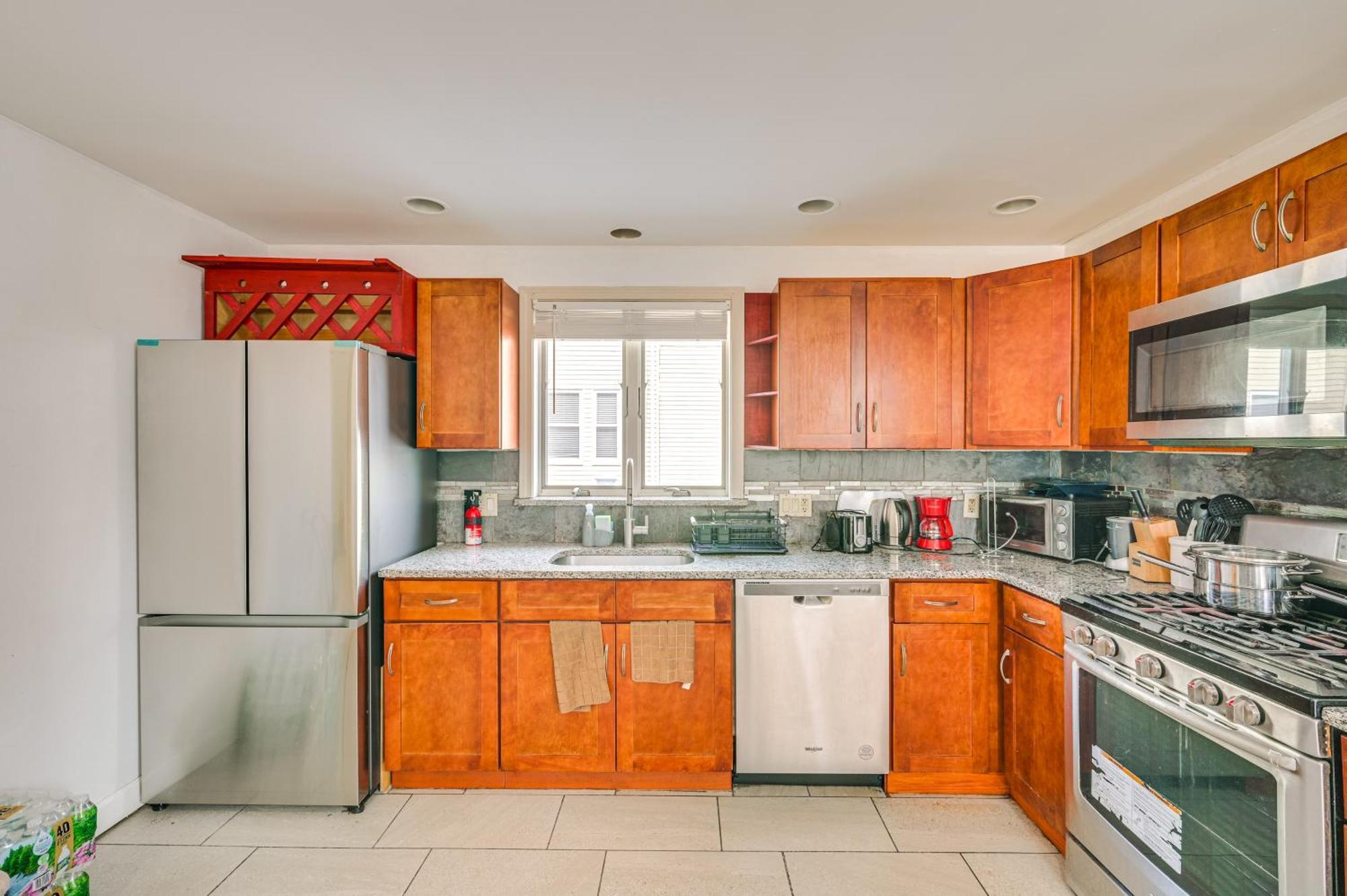 Apartment 9 Mi To Dtwn Boston Cozy *